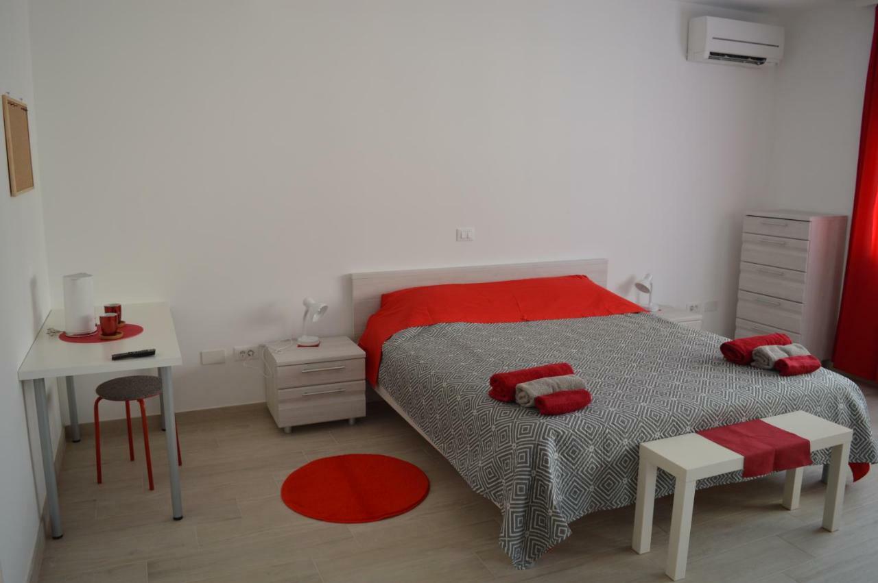 Margherita'S Room Rovigno Esterno foto